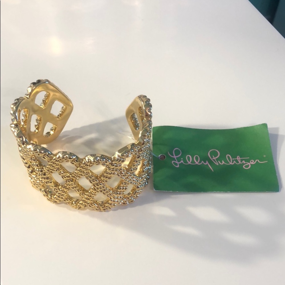 Gold bangle